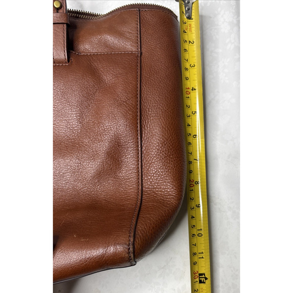 Fossil Brown Leather Zip-Top Tote Bag – Brass Key Charm Shoulder Purse - Picture 7 of 9